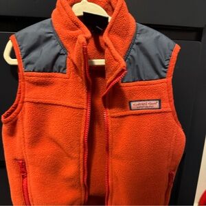 Vineyard Vines red Fleece Vest with navy Details 4T